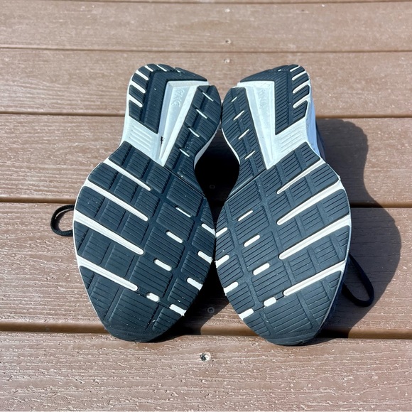 Brooks Anthem 4, Women’s Size 8, 3 Pairs - Picture 5 of 8